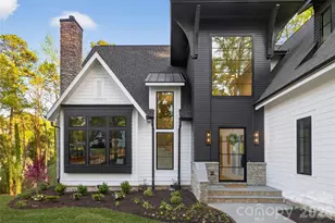 1209 Meadowood Ln, Charlotte, NC 28211 - Photo 2