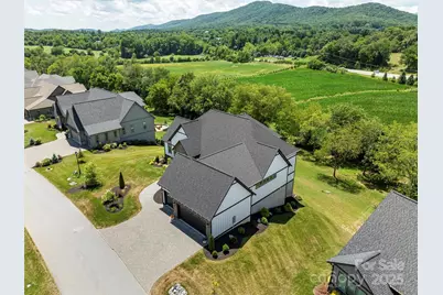 465 Daniel Circle Drive, Mills River, NC 28759 - Photo 2