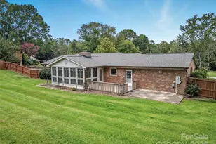 304 Melissa Way, Hendersonville, NC 28791 - Photo 8