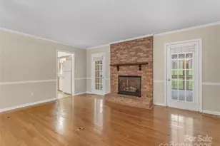 304 Melissa Way, Hendersonville, NC 28791 - Photo 14