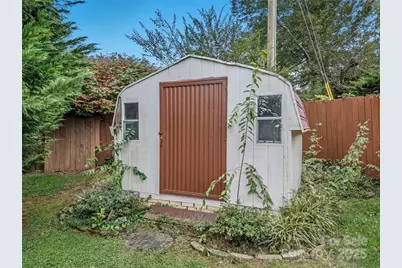 304 Melissa Way, Hendersonville, NC 28791 - Photo 10