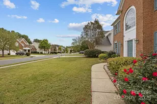 7819 Noland Woods Dr, Charlotte, NC 28277 - Photo 4