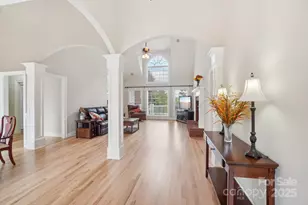 310 Sweetbriar Dr, Hendersonville, NC 28739 - Photo 6