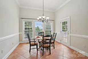 310 Sweetbriar Dr, Hendersonville, NC 28739 - Photo 10