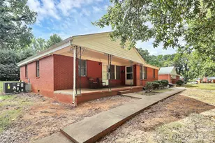 3225 Minnesota Rd, Charlotte, NC 28208 - Photo 2