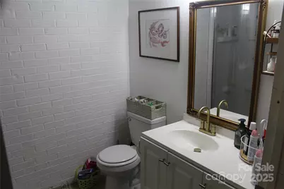 107 N Matthews Street, Morganton, NC 28655 - Photo 8