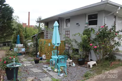 107 N Matthews Street, Morganton, NC 28655 - Photo 4