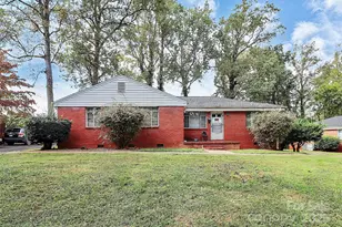 1914 Manteo Ct, Charlotte, NC 28208 - Photo 1