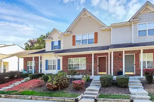 10549 Yellow Rose Ln, Charlotte, NC 28269 - Photo 2