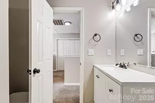 1421 Braveheart Ln, Charlotte, NC 28216 - Photo 14