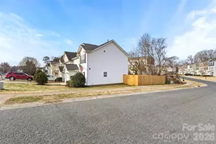 1421 Braveheart Ln, Charlotte, NC 28216 - Photo 38