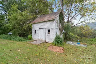 6921 Harmony Grove Rd, Nebo, NC 28761 - Photo 4