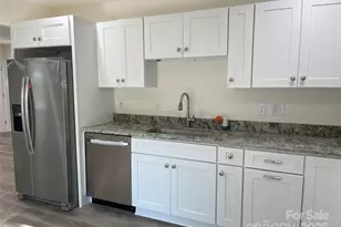 832 Sikes Ave, Wadesboro, NC 28170 - Photo 4