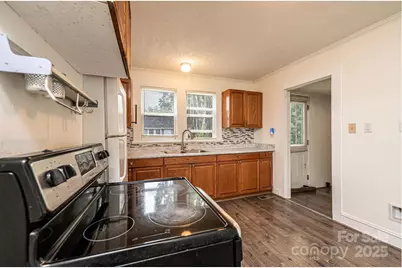 504 N Spring Avenue, Newton, NC 28658 - Photo 22