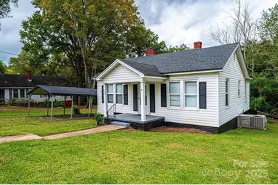 504 N Spring Avenue, Newton, NC 28658 - Photo 2