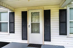 504 N Spring Ave, Newton, NC 28658 - Photo 8