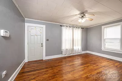 504 N Spring Avenue, Newton, NC 28658 - Photo 18