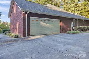 36014 Davis Dr, Albemarle, NC 28001 - Photo 6