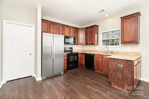 10119 Fieldstone Ct, Charlotte, NC 28269 - Photo 4