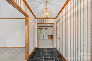 1001 Thistle Ct, Charlotte, NC 28211 - Photo 4