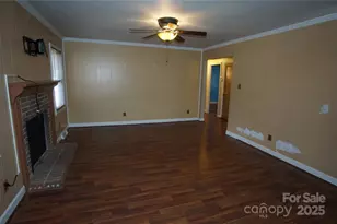 6201 Eagle Peak Dr, Charlotte, NC 28214 - Photo 4