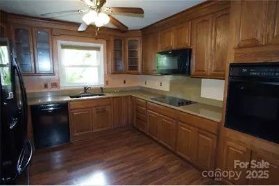 6201 Eagle Peak Drive, Charlotte, NC 28214 - Photo 2