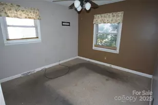 6201 Eagle Peak Dr, Charlotte, NC 28214 - Photo 10