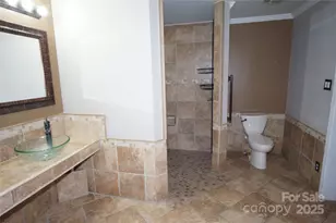 6201 Eagle Peak Dr, Charlotte, NC 28214 - Photo 8