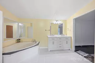 4805 Mountain View Ln, Maiden, NC 28650 - Photo 14