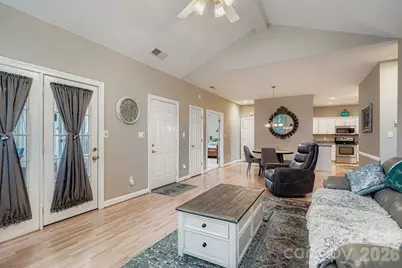 8406 Highland Glen Drive, Charlotte, NC 28269 - Photo 14