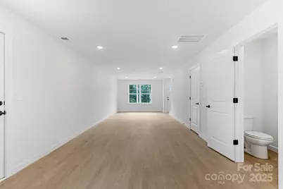 121 18th Street NW #2, Hickory, NC 28601 - Photo 4