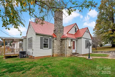 141 N Madison Street, Marion, NC 28752 - Photo 2