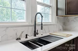 141 N Madison St, Marion, NC 28752 - Photo 16