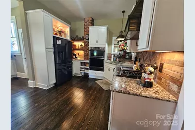 355 S College Avenue, Newton, NC 28658 - Photo 16