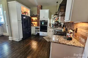 355 S College Ave, Newton, NC 28658 - Photo 16