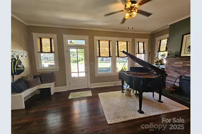 355 S College Avenue, Newton, NC 28658 - Photo 8