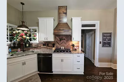 355 S College Avenue, Newton, NC 28658 - Photo 20