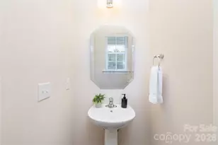 9320 Glenburn Ln, Charlotte, NC 28278 - Photo 6