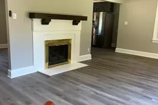 702 Woods Dr, Statesville, NC 28677 - Photo 2