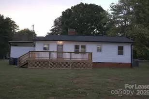 702 Woods Dr, Statesville, NC 28677 - Photo 16