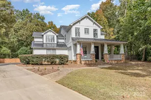 1612 Autumn Gold Ct, Matthews, NC 28104 - Photo 2