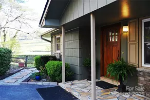 501 Fairway Dr, Hendersonville, NC 28739 - Photo 2