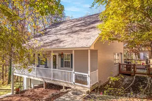 3128 N Primrose Dr, Hendersonville, NC 28792 - Photo 2