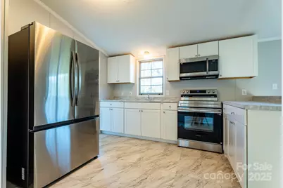 2918 23rd Avenue NE, Hickory, NC 28601 - Photo 10