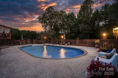 302 Redwood Place, Lenoir, NC 28645 - Photo 2