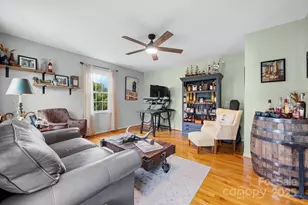 302 Redwood Pl, Lenoir, NC 28645 - Photo 10