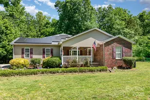 425 Autumn Dr, Harrisburg, NC 28075 - Photo 2