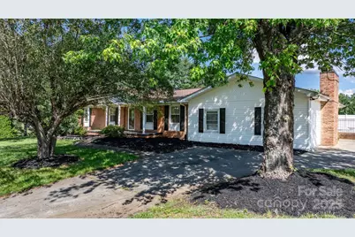 2596 Sweetbriar Circle, Lenoir, NC 28645 - Photo 2