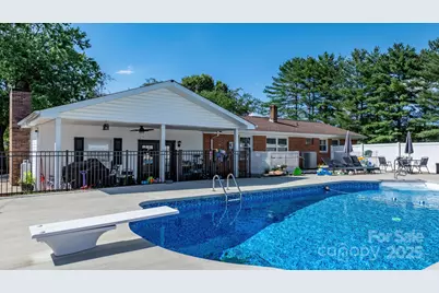 2596 Sweetbriar Circle, Lenoir, NC 28645 - Photo 4