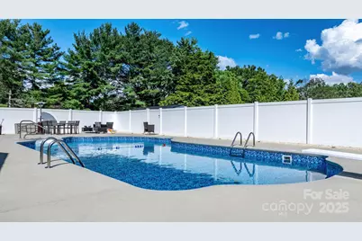 2596 Sweetbriar Circle, Lenoir, NC 28645 - Photo 32